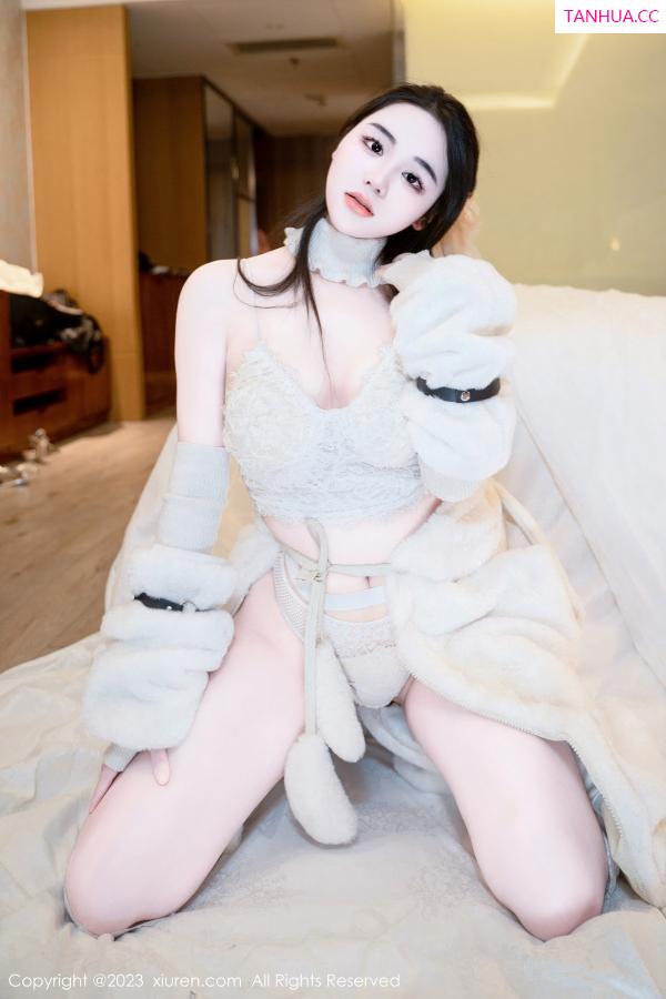   [XiuRen]高清写真图 2023.07.04 No.7018 汐汐爱吃草莓 蕾丝内衣第2张图片
